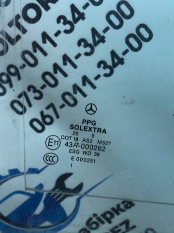 MERCEDES A1647350210 Стекло двери задней правой в наличии Ужгород