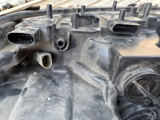 MERCEDES A1648205259 Фара правая в наличии Запорожье