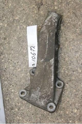 Кронштейн подушки (опоры) двигателя, правой A1662230204 MERCEDES