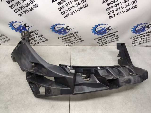 Рамка радиатора правая A1666200291 MERCEDES