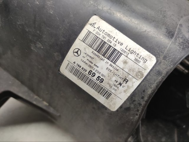 MERCEDES A1668200461 Правая фара в наличии Украина