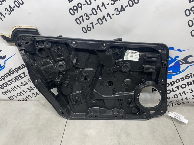 Стеклоподъемник передней двери A1767206500 MERCEDES