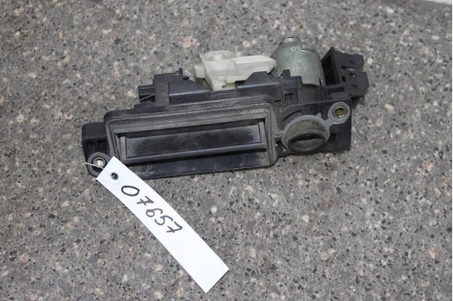 Замок крышки багажника A2037500093 MERCEDES
