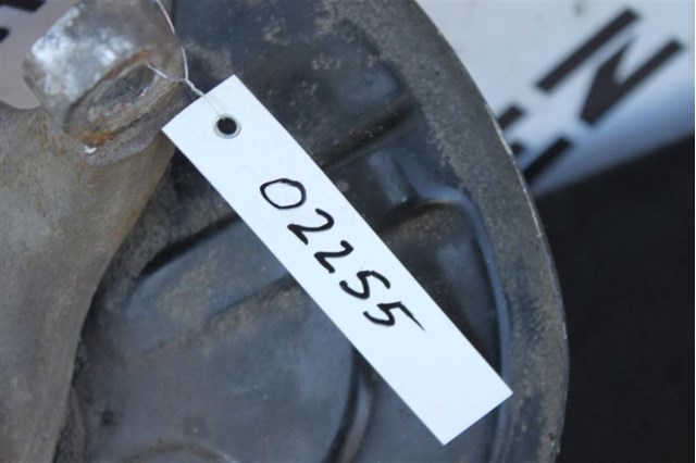 MERCEDES A2043320101 Цапфа передняя левая в наличии Харьков
