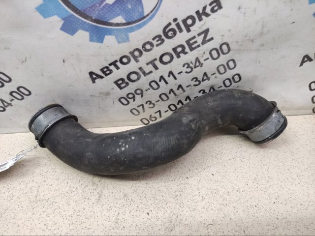Нижний патрубок радиатора A2045011682 MERCEDES