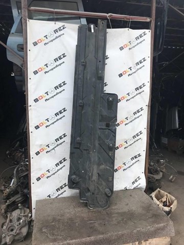MERCEDES A2046101308 Защита днища левая в наличии Украина