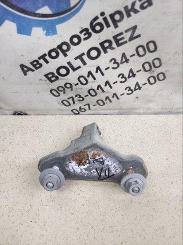 Навеска двери водителя (петли) A2047201537 MERCEDES