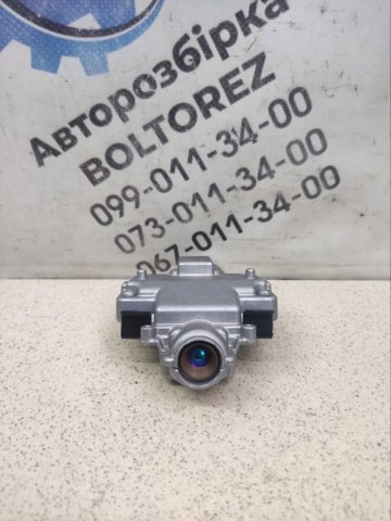 A2047201837 MERCEDES Петля двери передней правой купить в Днепр
