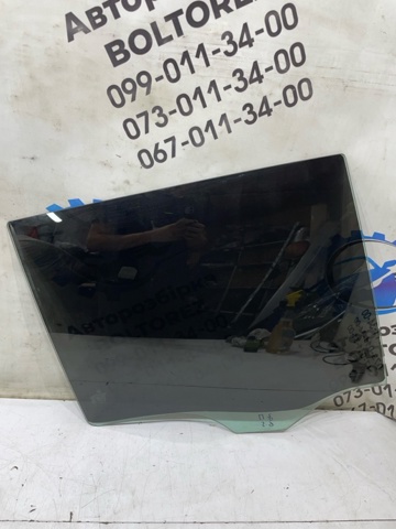 Стекло заднее правое A2047350410 MERCEDES
