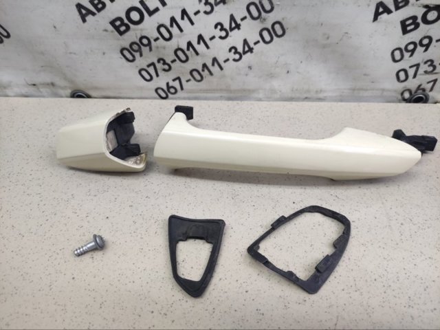 MERCEDES A20476001709999 Ручка двери левой наружная передняя/задняя в наличии Николаев