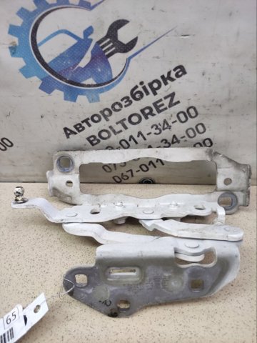 Шарнир капота правый A2048800828 MERCEDES
