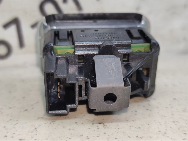 MERCEDES A20490581029107 Кнопка стеклоподъемника передняя в наличии Полтава