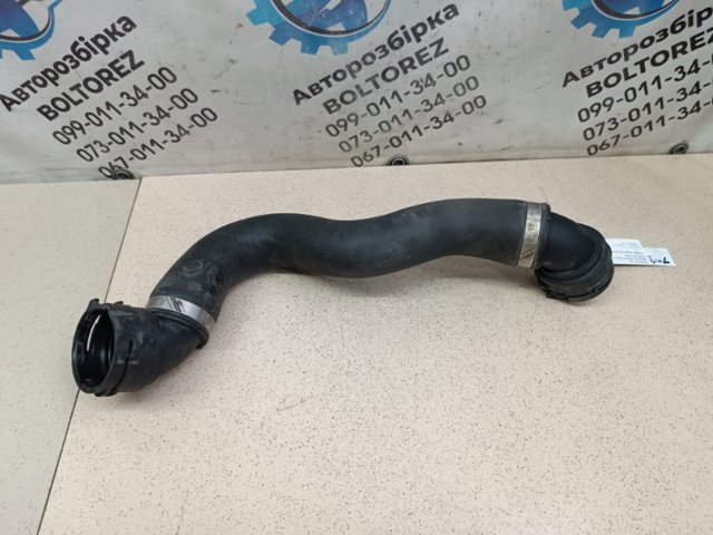 Нижний патрубок радиатора A2055017484 MERCEDES