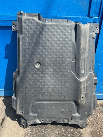 Защита двигателя задняя A2055200423 MERCEDES