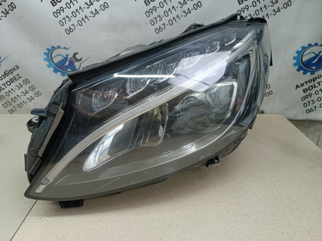 Правая блок фара A2059067603 MERCEDES