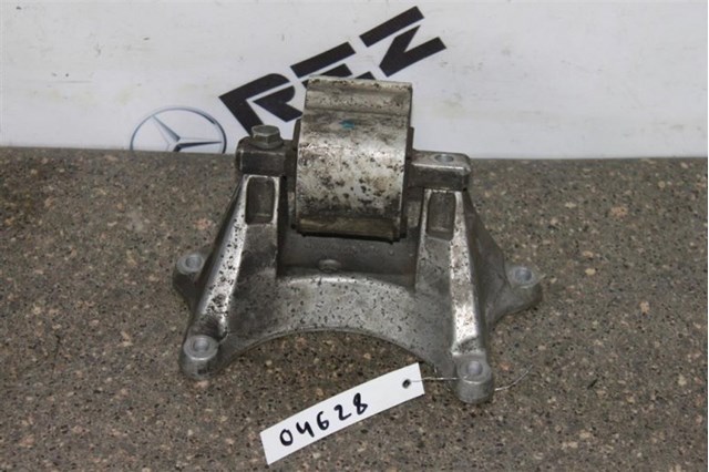 Крепление подушки коробки передач A2112420340 MERCEDES