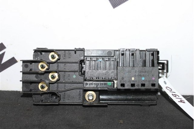 Блок предохранителей и реле A2115452301 MERCEDES