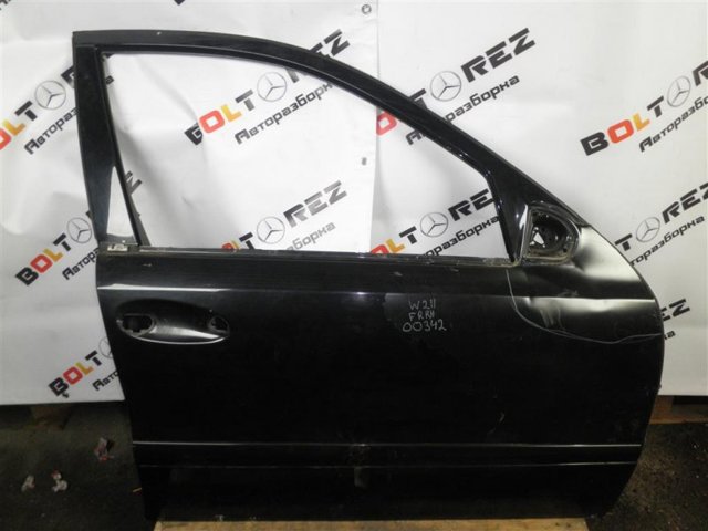 Пассажирская передняя дверь A2117201405 MERCEDES