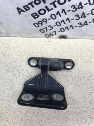 MERCEDES A2117301237 Петля двери задней правой в наличии Ирпень