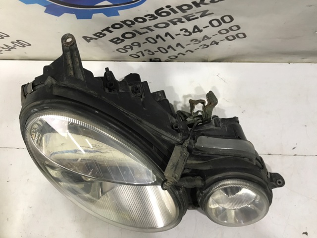 MERCEDES A2118200261 Правая фара в наличии Винница