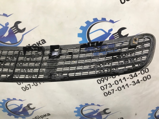 MERCEDES A21188000059197 Решетка капота в наличии Одесса