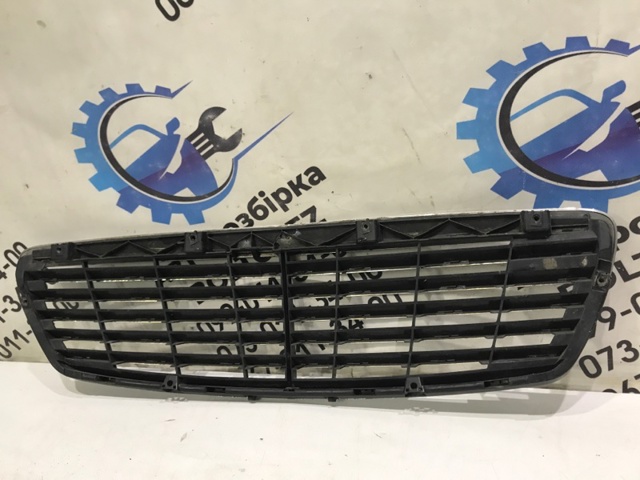 MERCEDES A21188005839040 Решетка радиатора в наличии Винница