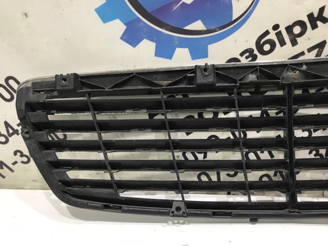 MERCEDES A21188005839040 Решетка радиатора в наличии Ровно