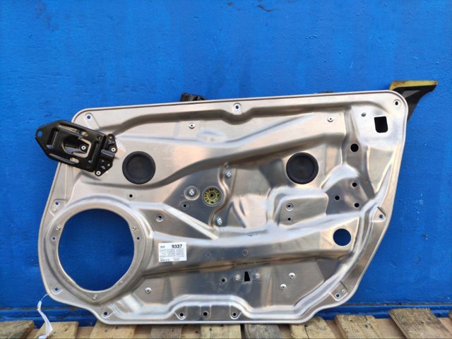 Стеклоподъемник передней правой двери A2127201679 MERCEDES