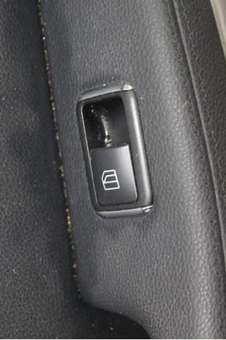 MERCEDES A2127600361 Ручка двери передней внутренняя левая в наличии Киев