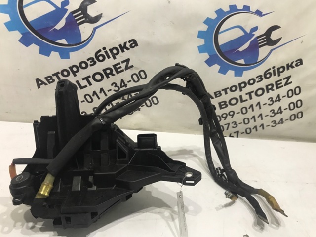 Блок реле и предохранителей A2135400750 MERCEDES