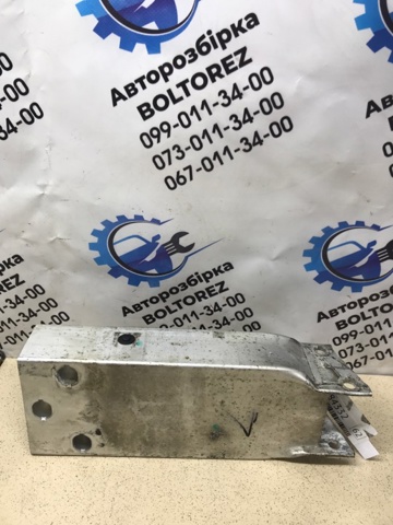 A2136201500 MERCEDES Кронштейн усилителя переднего бампера купить в Николаев