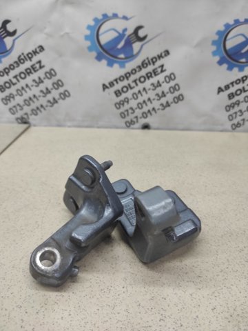 MERCEDES A2137301902 Петля двери задней левой в наличии Кривой Рог