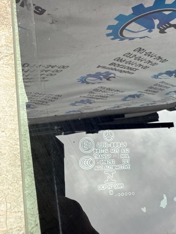 MERCEDES A2137350210 Стекло двери задней правой в наличии Кривой Рог