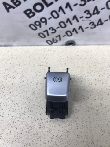 Клавиша электромеханического стояночного тормоза A2139053803 MERCEDES