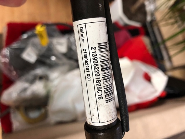 MERCEDES A2139062201 Пиропатрон петли капота в наличии Львов