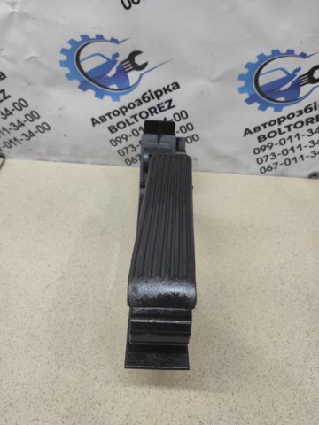 Педаль акселератора A2203000104 MERCEDES