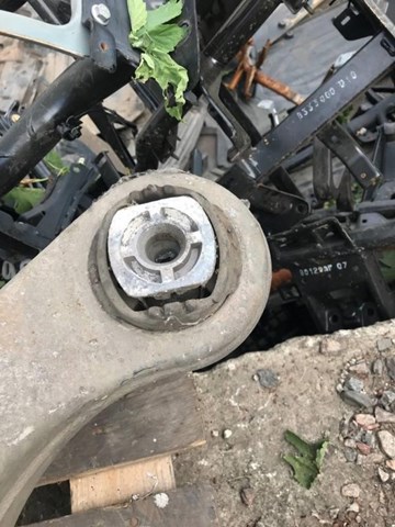 MERCEDES 2203501700 Подрамник задний в наличии Харьков