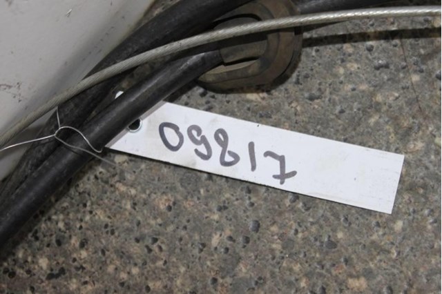 Трос ручного тормоза передний A2204200985 MERCEDES