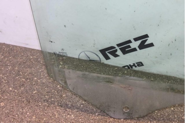 MERCEDES A2207200418 Стекло двери передней правой в наличии Николаев