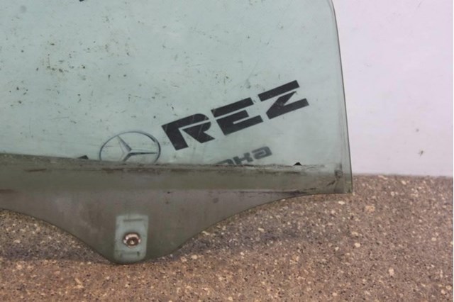 MERCEDES A2207200418 Стекло двери передней правой в наличии Львов