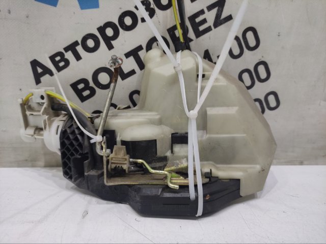 MERCEDES 2207304535 Замок двери задней левой в наличии Одесса
