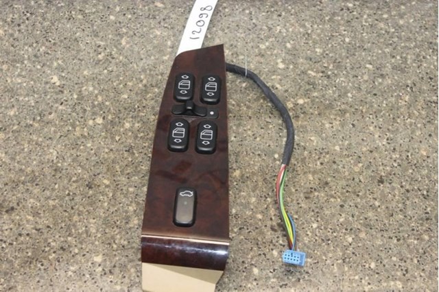 Кнопки переднего левого стекло подъемника A2208201010 MERCEDES