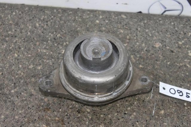 Подушка мотора правая A2212401817 MERCEDES