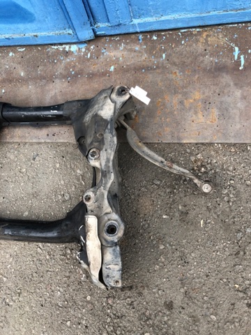 MERCEDES 2216200887 Балка передней подвески (подрамник) в наличии Ровно