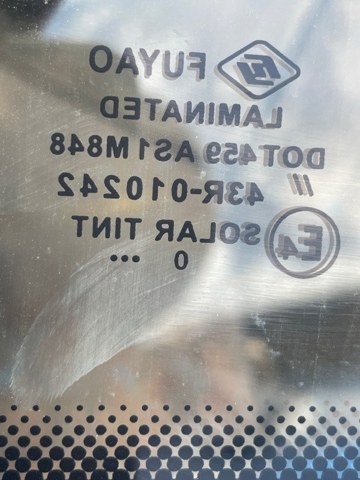 A2216709301 MERCEDES Стекло лобовое  купить в Винница