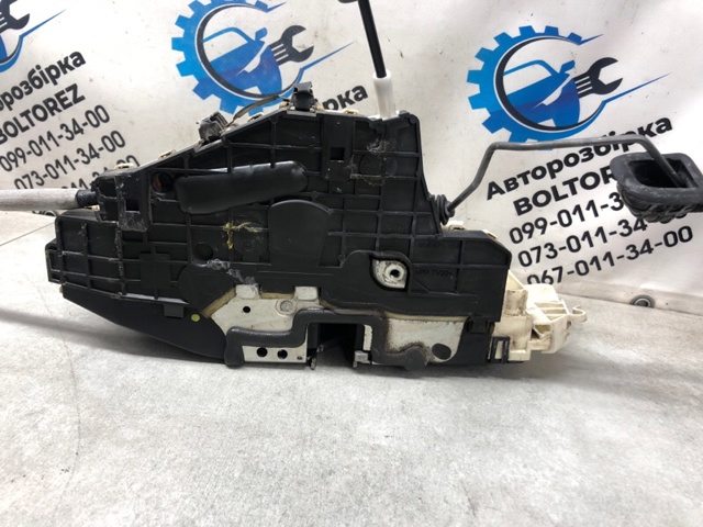 MERCEDES A2217207835 Замок двери передней правой в наличии Киев