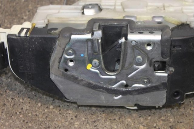 A2217300335 MERCEDES Замок двери задней левой купить в Киев