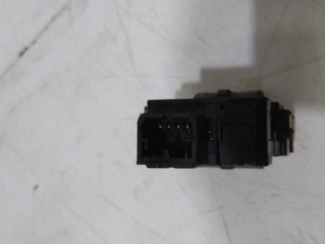 MERCEDES A2218200042 Привод заслонки печки в наличии Львов