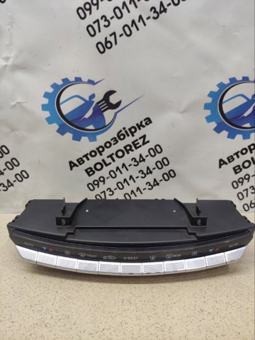 Блок кнопок центральной консоли A2218704758 MERCEDES