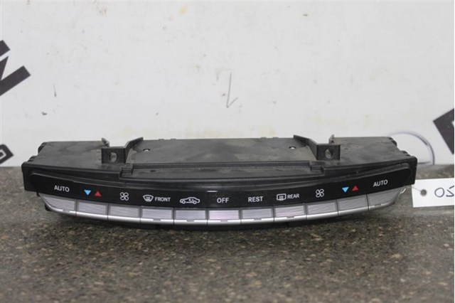 Блок кнопок центральной консоли A2218709810 MERCEDES